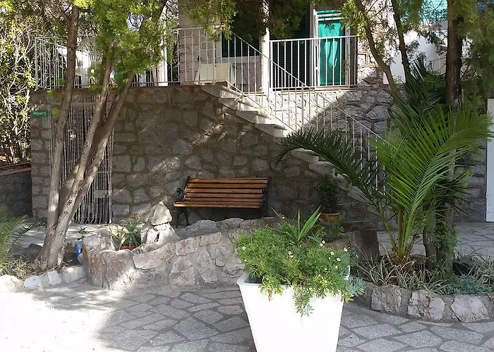 Edera 3* Marciana (Isola d'Elba)